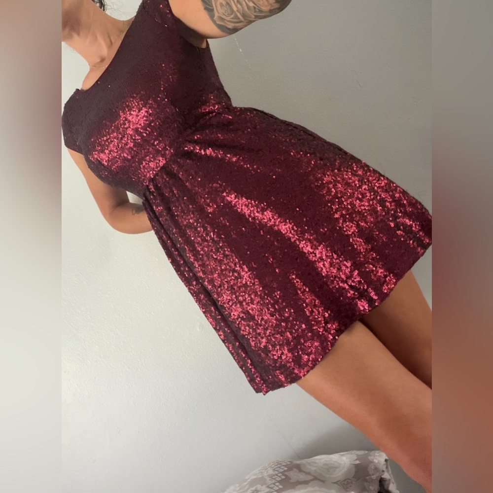 Honey and Rosie Wine Sequin Fit & Flare Dress Size S | Shown on M Model - Picture 4 of 9